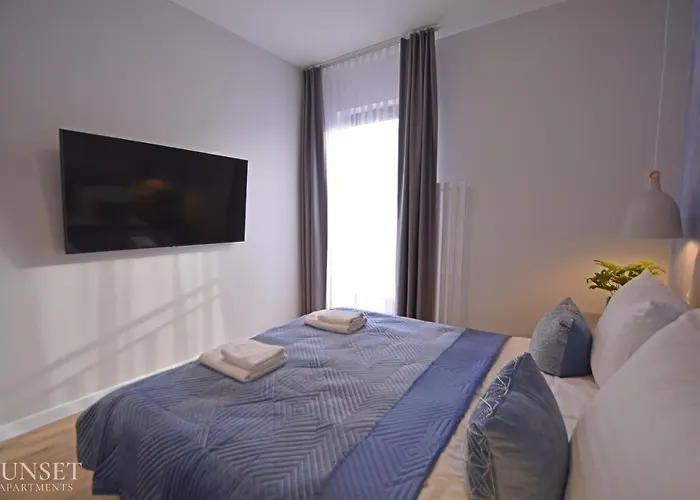 Platan - Sunset Apartments - Garaz